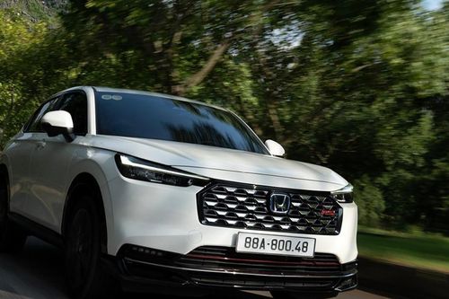 Honda HR-V e:HEV RS giảm giá bán 34 triệu, thời của xe hybrid đã tới