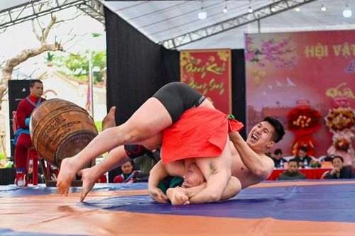 Hội vật ngày xuân, ngẫm về ứng xử sống