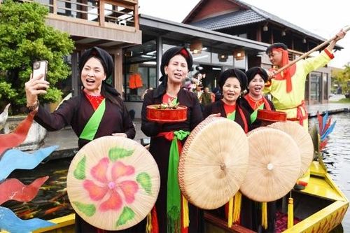 Về Bắc Ninh mặc áo tứ thân, hát quan họ dịp đầu Xuân