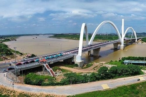 Trầm tích bên dòng sông Đuống