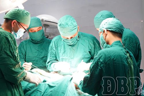 Những 'chiến sĩ áo trắng' thầm lặng