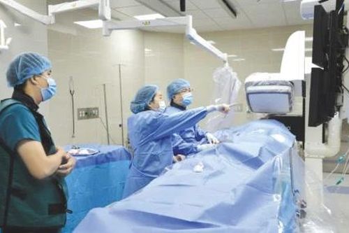 Giữ trọn y đức, vững vàng y thuật