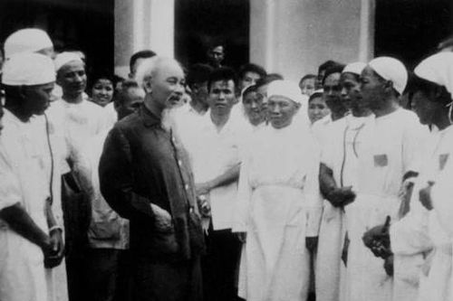 Tri ân, tôn vinh những 'Lương y như từ mẫu'