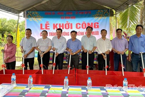 Xã Vĩnh Hựu: Khởi công công trình đường giao thông cặp kinh Hào Mươi