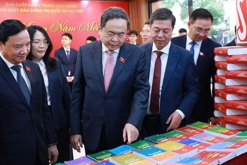 Ra mắt bộ sách luật được thông qua tại Kỳ họp thứ 10, Quốc hội khóa XV