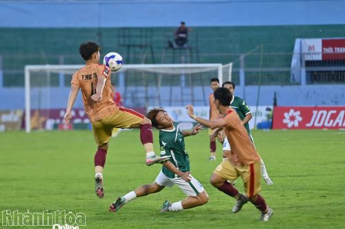 Khatoco Khánh Hòa thắng Quy Nhơn United 2-0