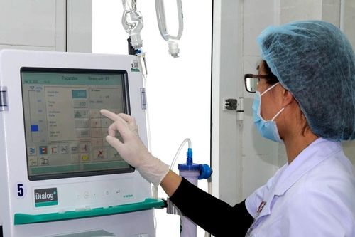 Máy chạy thận về vùng biên, bệnh nhân bớt gánh nặng đi xa