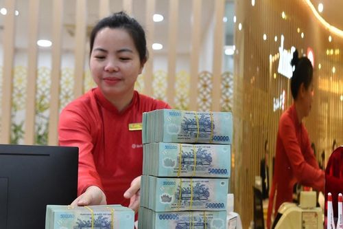 Lãi suất ngân hàng hôm nay 27/2: Hàng loạt nhà băng niêm yết trên 7,0%/năm