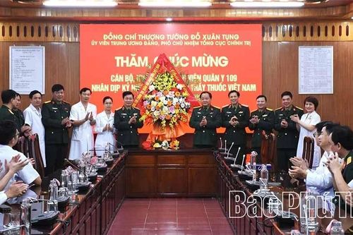 Thượng tướng Đỗ Xuân Tụng thăm, chúc mừng Bệnh viện Quân y 109 nhân Ngày Thầy thuốc Việt Nam