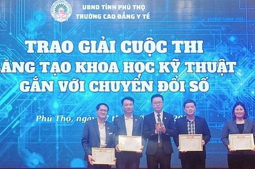 Trường Cao đẳng Y tế Phú Thọ gặp mặt kỷ niệm 71 năm Ngày Thầy thuốc Việt Nam