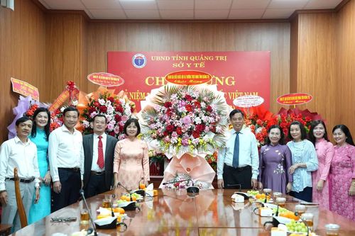 Lãnh đạo tỉnh thăm, chúc mừng Sở Y tế nhân kỷ niệm 71 năm Ngày Thầy thuốc Việt Nam