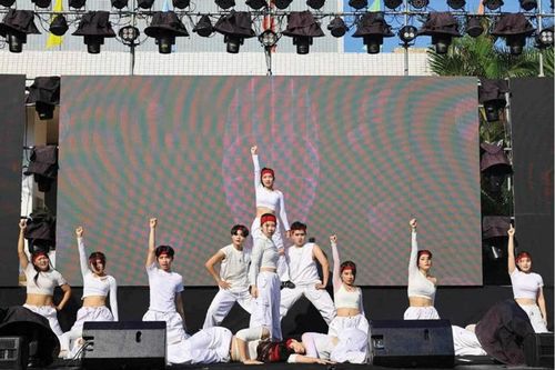 Những bước nhảy của Aedus Crew