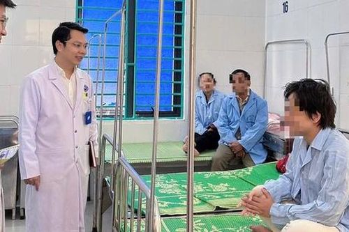 Chuyện ít biết về những 'chiến sĩ áo trắng' thầm lặng nơi bệnh viện tâm thần