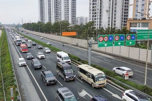 Vận tải Tết tăng trưởng ấn tượng, tai nạn giảm sâu