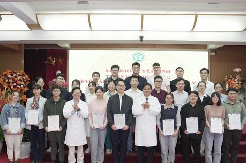 Bệnh viện Bạch Mai: 'Không phải lựa chọn nhàn nhã, mà là nơi trưởng thành nhanh nhất'