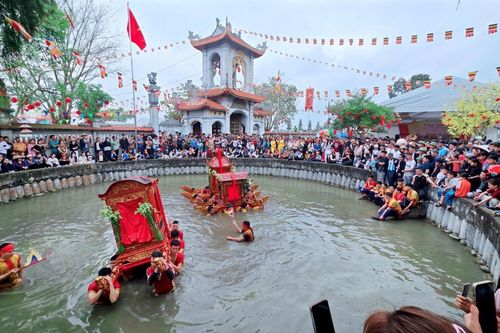 Độc đáo lễ rước kiệu dưới nước tại Lễ hội Đền – Chùa Phượng Vũ 2026