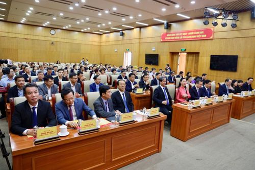 Bộ Chính trị bổ nhiệm hai Phó Trưởng Ban Chính sách, chiến lược Trung ương
