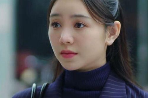 Phim giờ vàng VTV Bước Chân Vào Đời: Nữ chính xinh nhưng luộm thuộm, Huỳnh Anh hát 'ngang phè' để tán Quỳnh Kool
