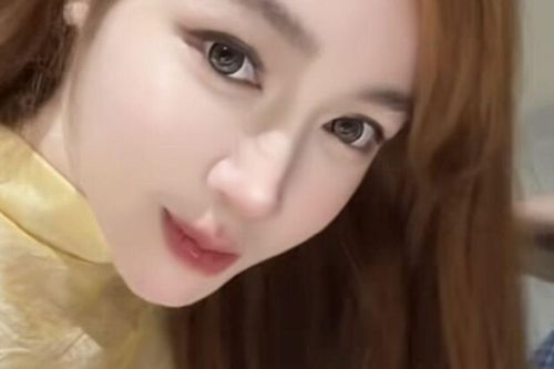 Nữ diễn viên Việt làm mẹ đơn thân, được báo Trung khen, 38 tuổi như chị em với con trai lai Tây 11 tuổi