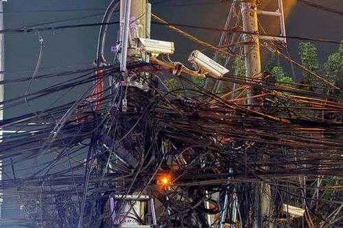 Cảnh báo nguy cơ cháy nổ từ các ổ 'mạng nhện' cáp viễn thông