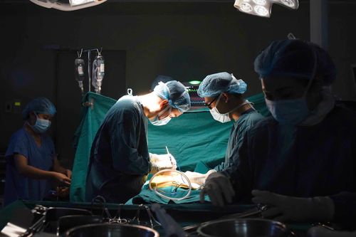 Cuộc gọi của bệnh nhân cũ đúng dịp 27/2 khiến ê kíp bác sĩ 'lặng đi vài giây'