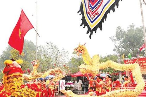 Khơi nguồn văn hóa từ hội làng mùa xuân