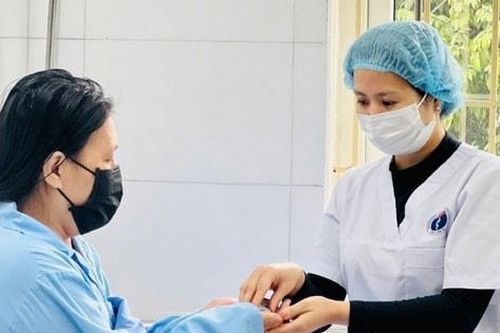 Phụ cấp ưu đãi nghề cho ngành Y:Khi chính sách tiếp sức 'chiến sĩ áo trắng'