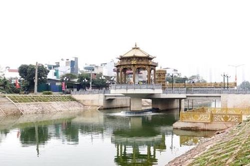 Hạ lưu Tô Lịch khoác 'áo mới', người dân thong dong dạo bước bên đập dâng