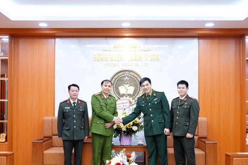 Công an phường Hà Đông tri ân đội ngũ cán bộ y tế