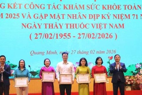 Xã Quang Minh khen thưởng 24 tập thể, cá nhân có thành tích trong công tác khám, chữa bệnh