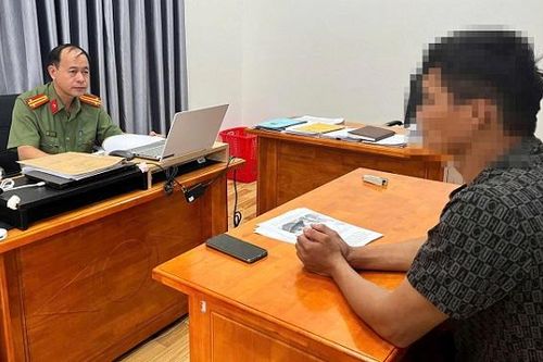 Triệu tập thanh niên đăng tin xúc phạm, thách thức Công an trên Facebook