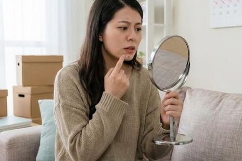 Vì sao tăng vài kg sau Tết khiến nội tiết nữ 'lao đao'?