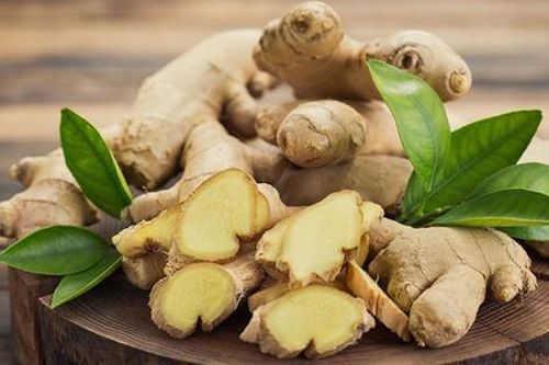 Cách dùng gừng giảm đau họng khi thời tiết thay đổi