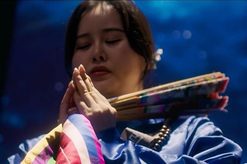 Show 49 thầy bói tranh tài bị chỉ trích dữ dội