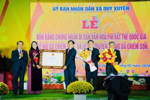 Rộn ràng khai hội Bà Chiêm Sơn đầu Xuân