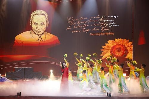 Chương trình nghệ thuật chính luận 'Thủ tướng Phạm Văn Đồng - Trọn đời vì nước vì dân'