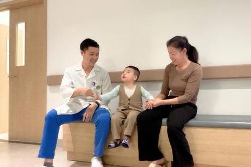 Kỳ tích hồi sinh bé 3 tuổi đuối nước: Khi còn một cơ hội, thầy thuốc vẫn nỗ lực đến cùng