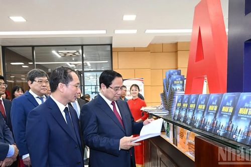 Thủ tướng làm việc với Học viện Hành chính và Quản trị công