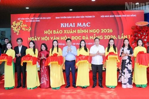 Người dân Đà Nẵng vui hội báo Xuân Bính Ngọ và Ngày hội Văn hóa đọc 2026