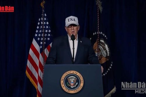 Tổng thống Mỹ D. Trump yêu cầu Iran 'hạ vũ khí'