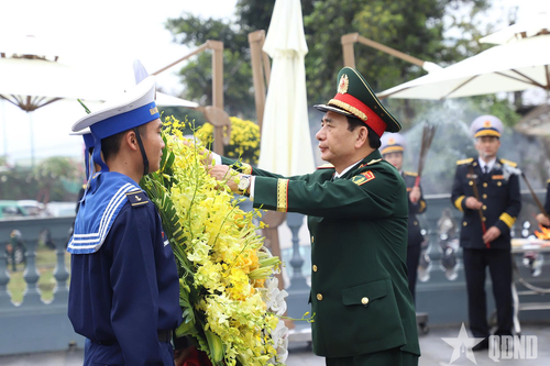 Lãnh đạo Bộ Quốc phòng dâng hương tưởng niệm Đại tướng Võ Nguyên Giáp