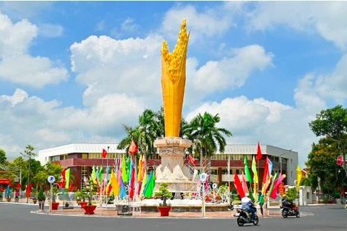 Tiến sĩ Luật Nguyễn Quỳnh Liên bắt đầu tiếp xúc cử tri tại An Giang từ ngày 2/3