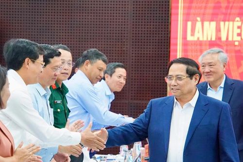 Thủ tướng làm việc tại Đà Nẵng: Gỡ khó để bứt phá tăng trưởng