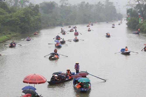 Công nghệ hỗ trợ 'làm sạch' không gian lễ hội nhưng con người mới là yếu tố then chốt...
