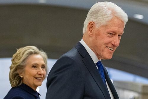 Cựu Tổng thống Mỹ Clinton nói gì trong phiên điều trần vụ Epstein?
