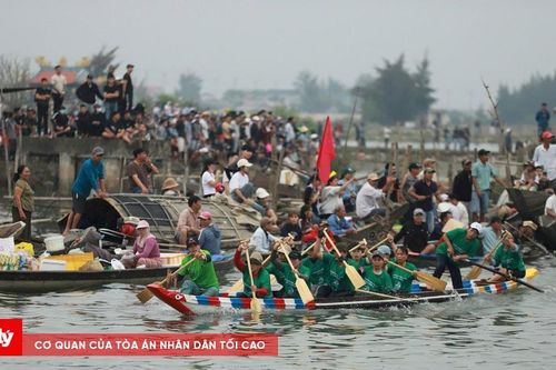 Hai mẹ con tử vong thương tâm trong vụ chìm thuyền tại phường Thuận An