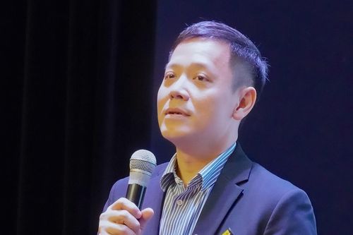 'Không thể ngăn cấm học sinh dùng AI'