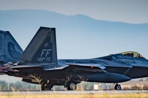 Mỹ điều tiêm kích F-22 Raptor công nghệ đỉnh cao tới Israel, bầu trời Trung Đông nóng rực