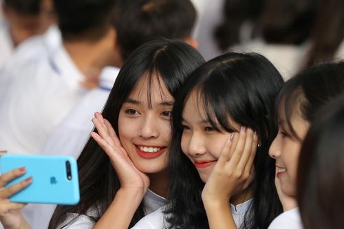 Bài mẫu viết thư UPU lần thứ 55: Kết nối thật ở thế giới của những lượt 'like'