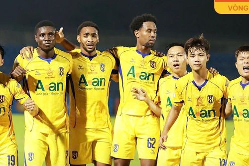 Thủ môn U23 Việt Nam giúp SLNA có 3 điểm, Đà Nẵng thắng to
